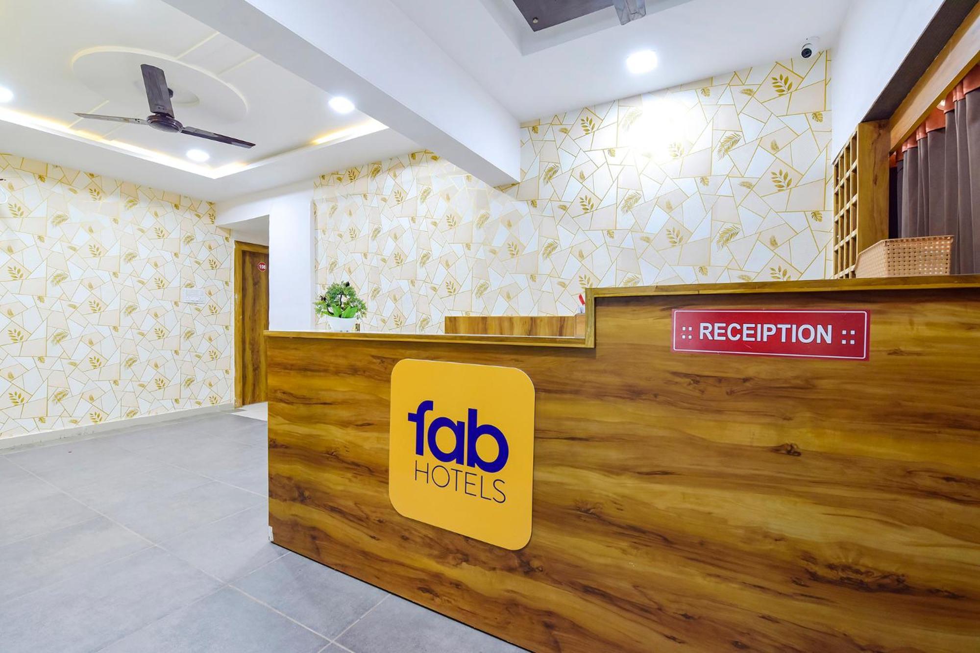 Fabhotel Star 阿穆达巴 外观 照片