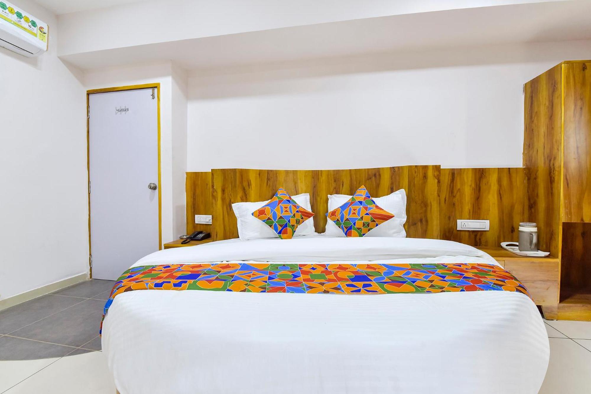 Fabhotel Star 阿穆达巴 外观 照片