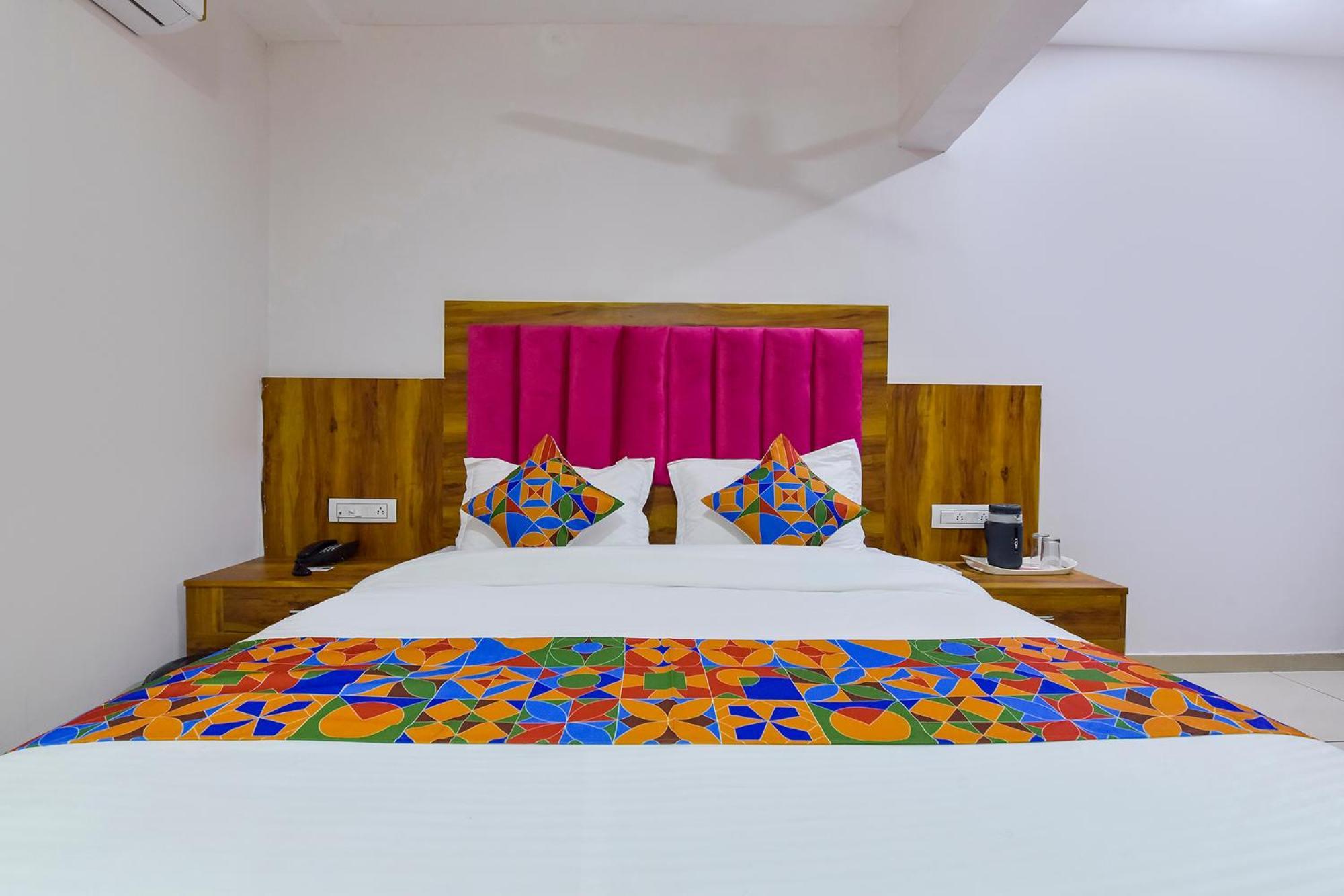 Fabhotel Star 阿穆达巴 外观 照片